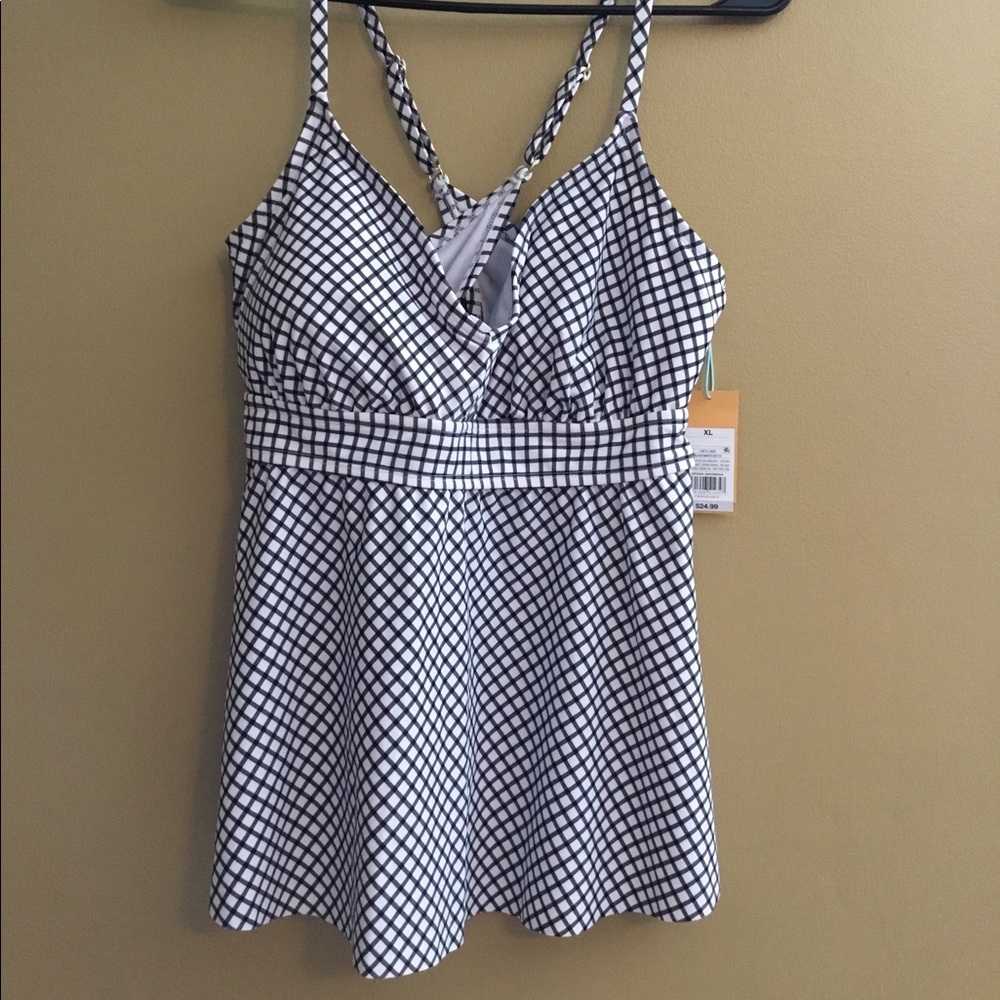 NWT swim top xl